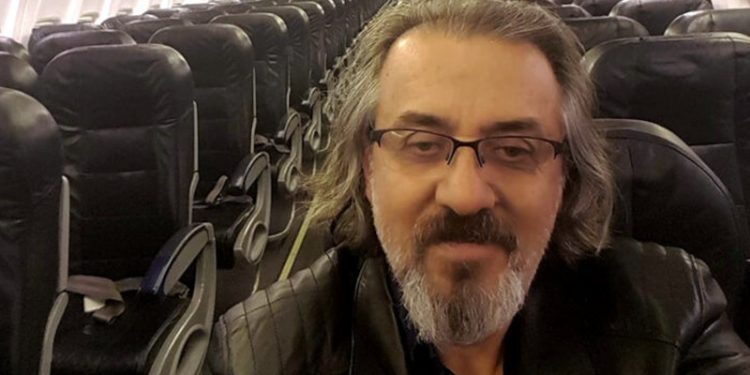 Yazar Ethem Baran 189 kişilik uçakta tek başına uçtu