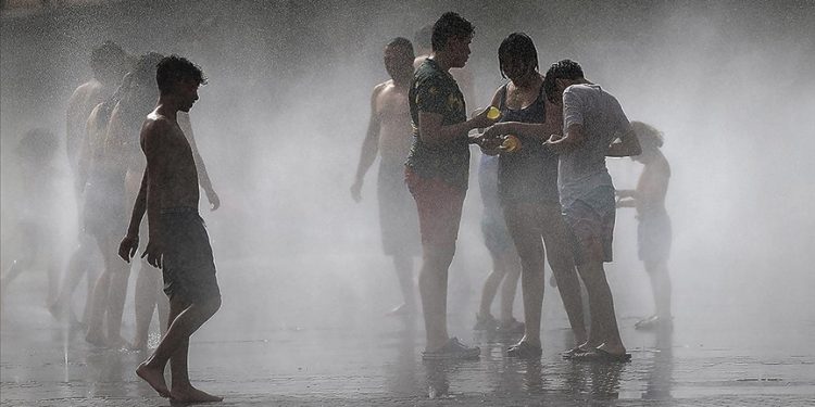 Yazın ilk sıcak hava dalgası Batı Avrupa'da alarm verdirdi