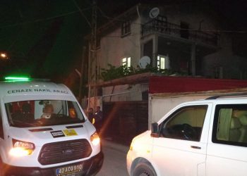 Yaşlı adam evinde bıçaklanarak öldürülmüş halde bulundu
