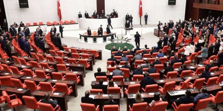 Yeni düzenlemeyle milletvekilleri kamudaki en yüksek maaşı alacak