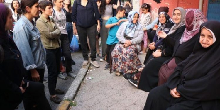 Yoksulluğa Feminist İsyan Kampanya Grubu, Fetihtepe’yi ziyaret etti
