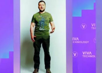 Zelenski, hologram olarak sahneye çıktı ve Star Wars'a atıfta bulundu: İmparatorluğu da yeneceğiz