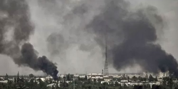 Zelenskiy, Rusya'nın Severodonetsk'te kimyasal tesisi bombalamasına 'çılgınlık' diyerek tepki gösterdi