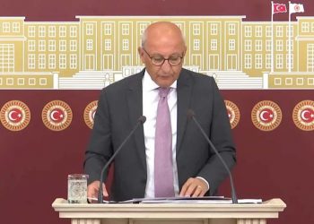 Çakırözer: ‘Rum lideri Anastasiadis’in NATO yemeğine Türkiye’nin onayıyla katılması kabul edilemez’