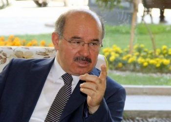 &Ccedil;elik&rsquo;ten Arın&ccedil;&rsquo;a destek: Bizim bah&ccedil;eye gecekondu yaptılar