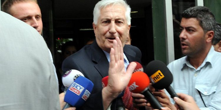 Çevik Bir, hastaneye sevk edildi: Alzheimer iddiası araştırılıyor