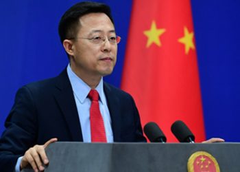 Çin: ABD, evindeki silahlı şiddetle yüzleşmeli