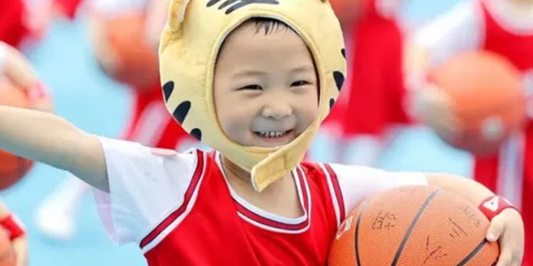 Çin nüfusunun ilk kez azalma yolunda olması dünya için ne anlama geliyor?