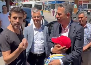 Çocuğuna karne hediyesi alamadığını söyleyen baba: Cebimde 5 kuruş para yok; ben oğlumu nasıl sevindireceğim