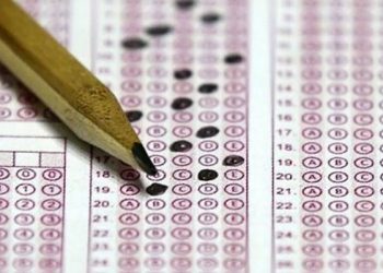 Öğrenciler YKS'yi yorumladı: 'Ailem en kötü sanayiye gidersin dedi'