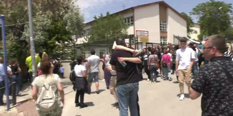 Üniversite sınavı bugün bitti: ‘Üniversiteye bile gitmeden yurt dışına çıkmayı düşünüyorum’