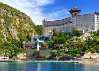 Ünlü ailenin 70 yıllık oteli için ikinci iflas kararı