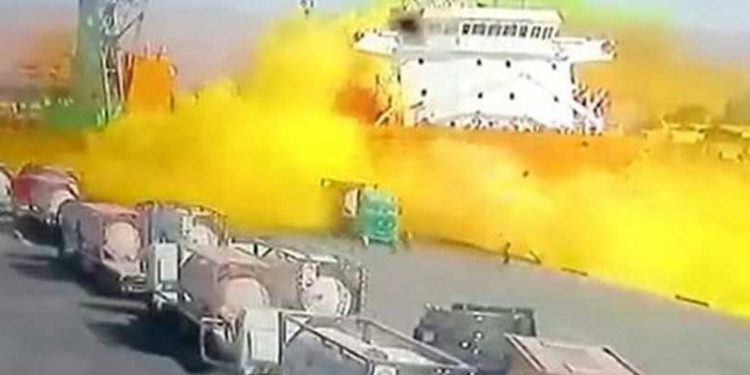 Ürdün'de klor gazı yüklü konteyner vinç kopması sonucu patladı: 11 ölü