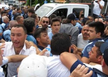 &Uuml;sk&uuml;dar Belediyesi zabıtaları, İBB ekiplerine saldırdı