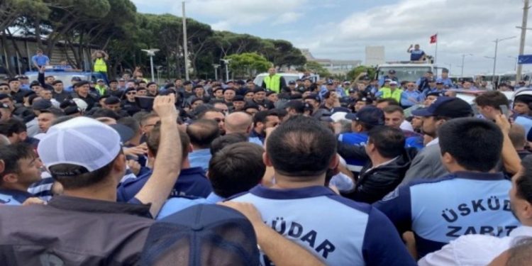 İBB ve Üsküdar Belediyesi karşı karşıya geldi: Zabıtalar birbirine girdi