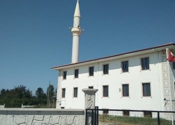 İddia: AKP'li belediye koordinat&ouml;r&uuml; caminin kablolarını kesti