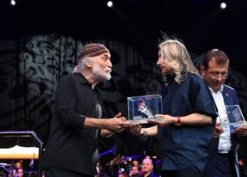 İmamoğlu Göç Senfonisi'nin dünya prömiyerinde: Sesimiz, savaş isteyenlerin seslerini bastırsın