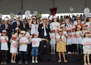 İmamoğlu: Yakında bu şehre 150 kreş hediye edeceğiz