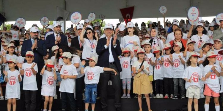 İmamoğlu: Yakında bu şehre 150 kreş hediye edeceğiz