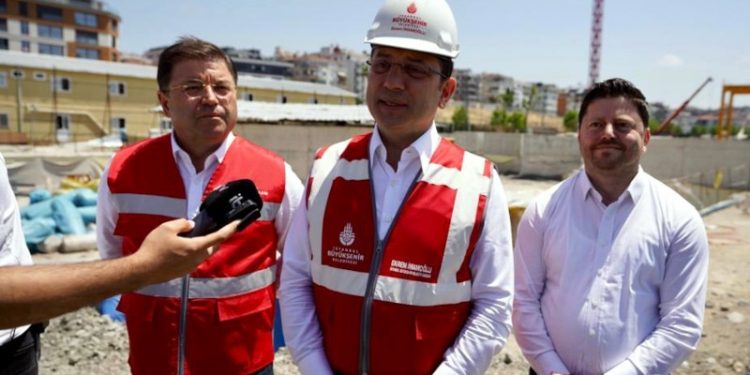 İmamoğlu şantiyede konuştu: Saat 15.00’te açıklama yapacağım