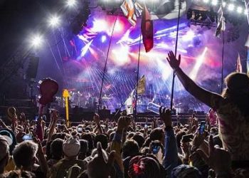 İngiltere Covid-19 salgınında BA.5 alt varyantın tetiklediği beşinci dalgaya girdi