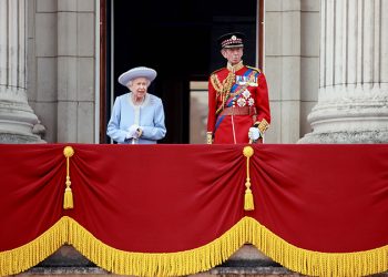 İngiltere Kraliçesi II Elizabeth, St Paul Katedrali'ndeki Şükran Günü ayinine katılmayacak