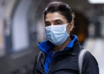 İngiltere ve Kuzey İrlanda'da Covid-19 vakalarında artış eğilimi görüldü