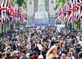 İngiltere'de Platin Jübile heyecanı: Kraliçe 2. Elizabeth'in tahttaki 70. yılı 4 gün boyunca birçok etkinlikle kutlanacak