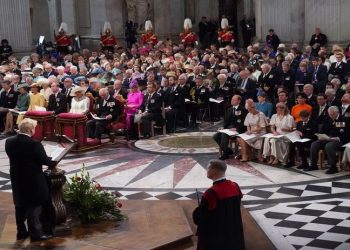 İngiltere'de kraliyet kutlamalarına iki prens arasındaki soğuk savaş damga vurdu