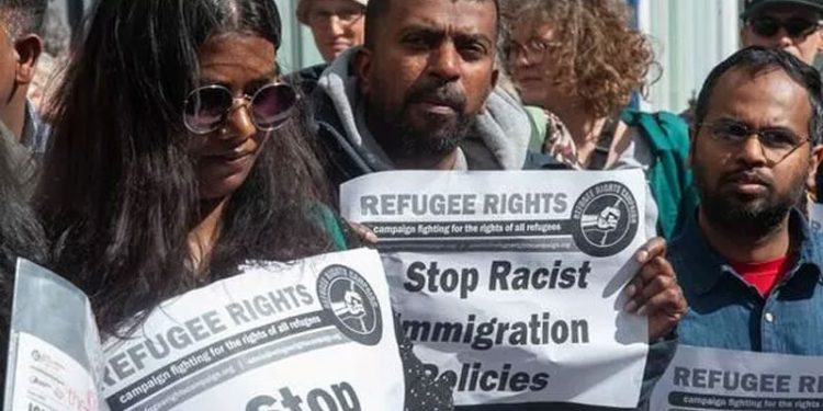 İngiltere'den sığınmacıları Ruanda'ya götürecek ilk uçak bu akşam kalkacak