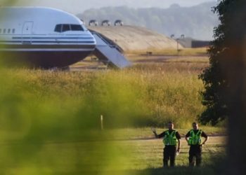 İngiltere'nin 'g&ouml;&ccedil;men' planına AİHM engeli: Ruanda u&ccedil;uşu durduruldu