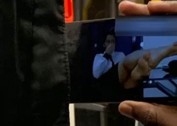 İnsanlar neden toplum içinde porno izliyor?