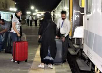 İran'da yolcu treninin raydan çıkması sonucu 21 kişi öldü