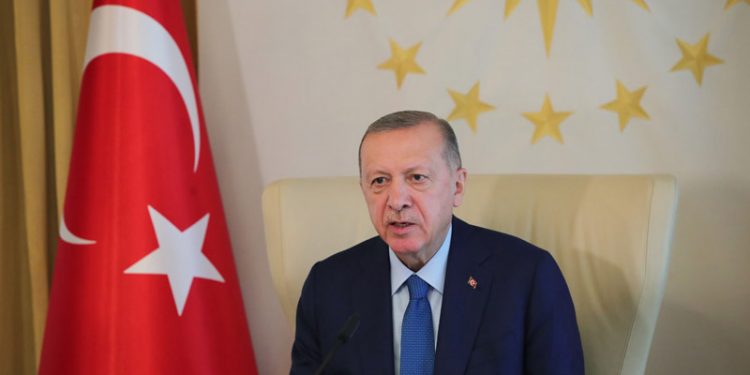 İsmet Berkan: Tayyip Erdoğan’ın rüyada olup olmadığını anlamasına yarayacak bir cihaza ihtiyaç var