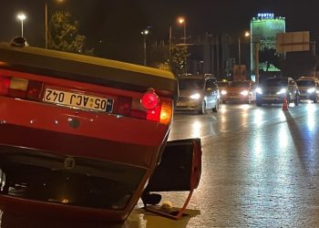 İstanbul'da D-100 kara yolunda takla atan otomobilin sürücüsü kaçtı