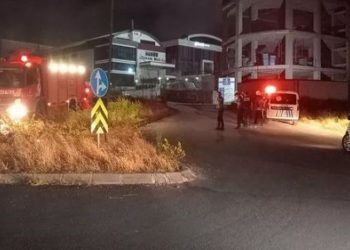 İstanbul'da kimyasal madde bulunan tank devrildi, çalışma başlatıldı