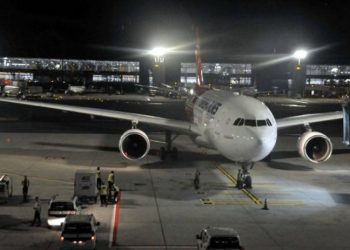 İtalya'daki helikopter kazasında ölen Eczacıbaşı çalışanlarının cenazeleri Türkiye'ye getirildi