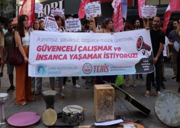 İzmir’de müzik yasağını protesto eden sanatçılar: Neşeyi müzik ile örgütleyeceğiz