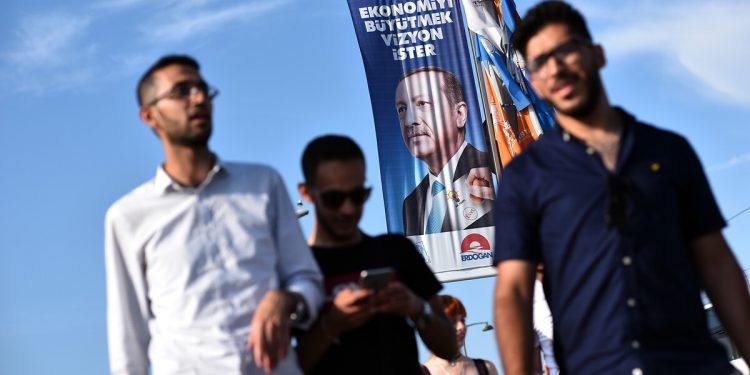 ‘Başkanlık sistemi’ raporu: Döviz-enflasyon-işsizlik arttı, ücretler eridi