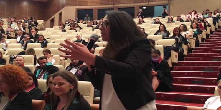 ‘Cumhurbaşkanımızın şahsına yönelik cümle kullanmayalım’ diyen mahkeme başkanına: O bize sürtük diyor ama