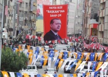 ‘Psikolojik iktidar el değiştirdi, söylem üstünlüğü muhalefette’