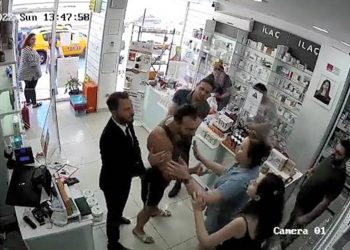 ‘Yanlış adres verdin’ diye eczaneyi bastı: ‘Polis aranırsa kafanı koparırım’
