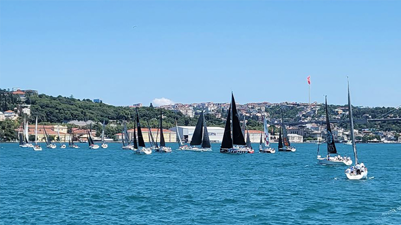 İstanbul Boğazı’nda 25. kez yat yarışı düzenlendi