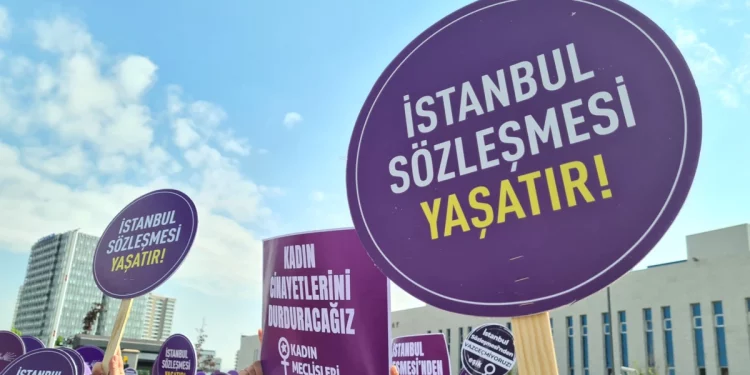 “İstanbul Sözleşmesi Kararı Gözden Geçirilmeli”