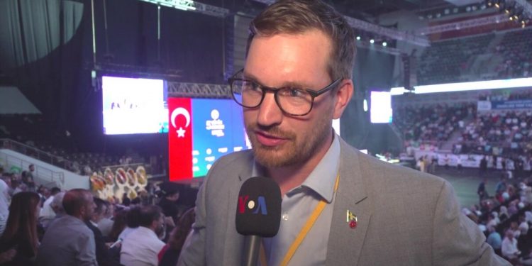 İsveçli Parlamenterden Üçlü Mutabakat Yorumu