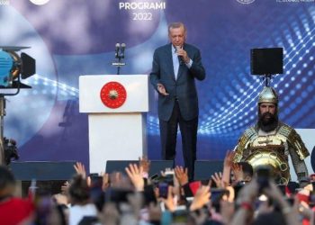 15 Temmuz mitinginde sayı tartışması: Yandaş gazeteler on binler diyor ama... '4-5 bin kişi vardı'