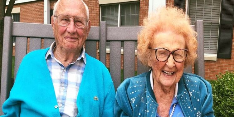 2030'a kadar 100 yaşını aşan kişilerin sayısının bir milyonu geçmesi bekleniyor