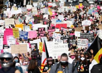 ABD kürtajı anayasal hak olmaktan çıkardı