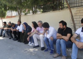 Adalet Nöbeti’ni sürdüren Şenyaşar ailesine bayram ziyaretleri