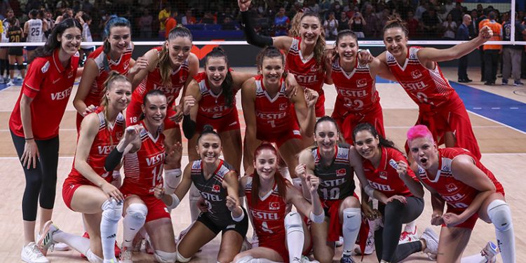 A Milli Kadın Voleybol Takımı, FIVB Kadınlar Milletler Ligi'nde final peşinde